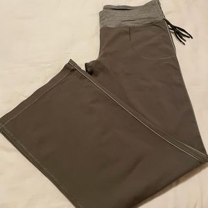 Lululemon Wide Leg yoga pant